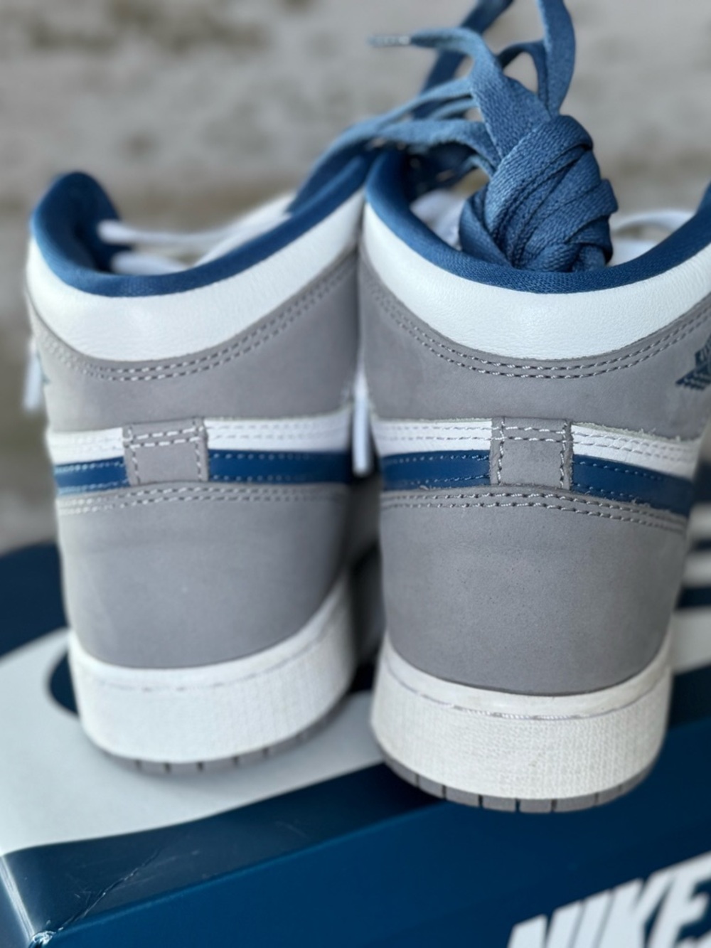 Nike Air Jordan 1 High OG True Blue White Cement Grey Size 5Y - Picture 3 of 10